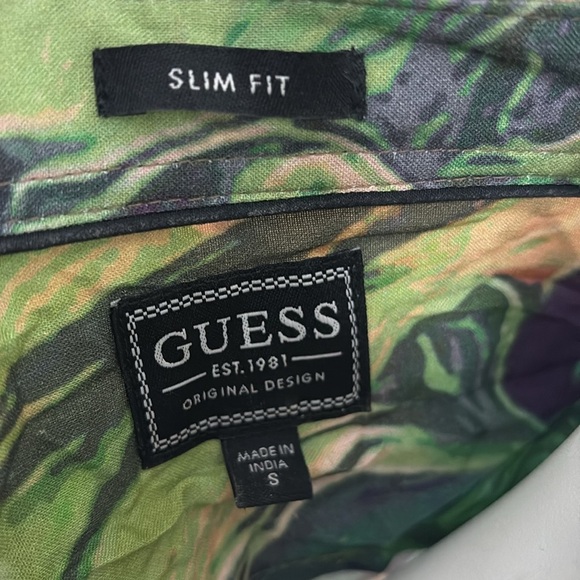 Men’s Guess Tiger Eco Bonsai Button Front Short Sleeve Button Down Shirt Small - Picture 10 of 11